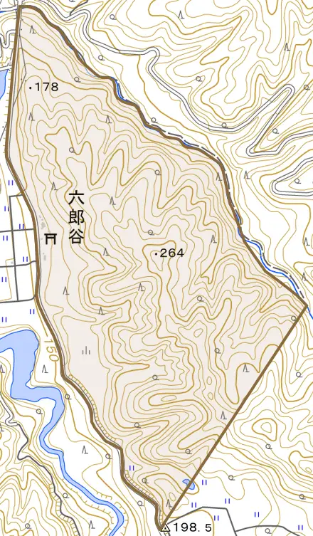 六郎谷とその周辺の地図。町の範囲を重ねている