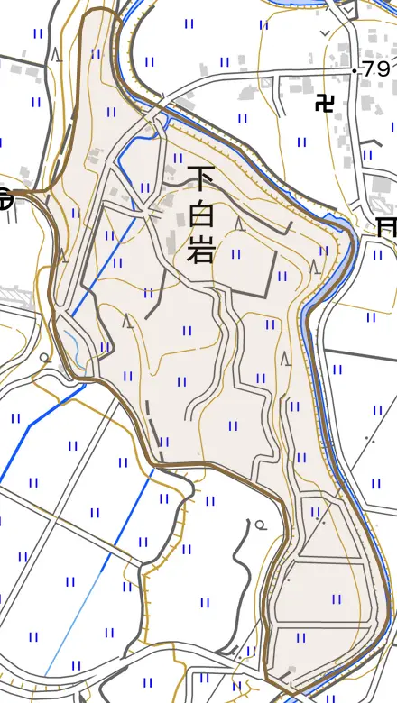 下白岩とその周辺の地図。町の範囲を重ねている