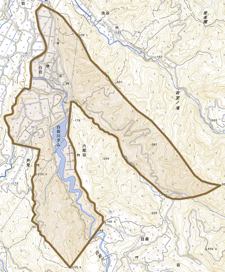 白岩とその周辺の地図。町の範囲を重ねている
