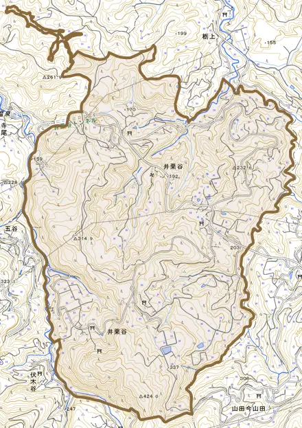 井栗谷とその周辺の地図。町の範囲を重ねている