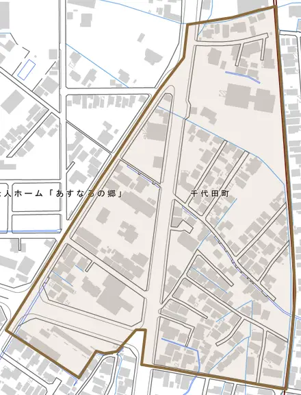 千代田町とその周辺の地図。町の範囲を重ねている