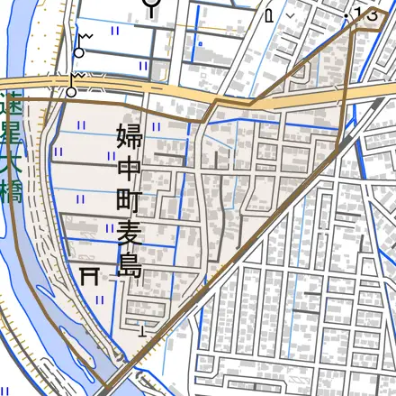 婦中町麦島とその周辺の地図。町の範囲を重ねている