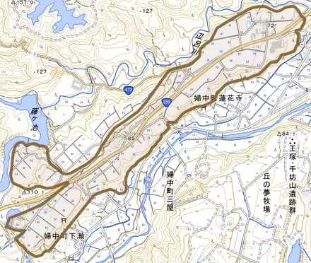 婦中町外輪野とその周辺の地図。町の範囲を重ねている