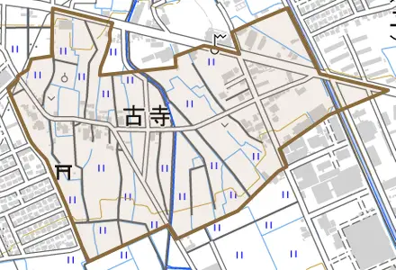 古寺とその周辺の地図。町の範囲を重ねている