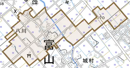 八川とその周辺の地図。町の範囲を重ねている