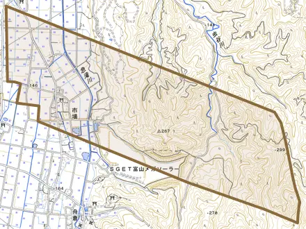 市場とその周辺の地図。町の範囲を重ねている