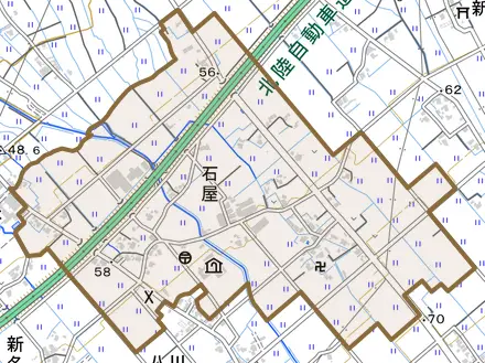 石屋とその周辺の地図。町の範囲を重ねている