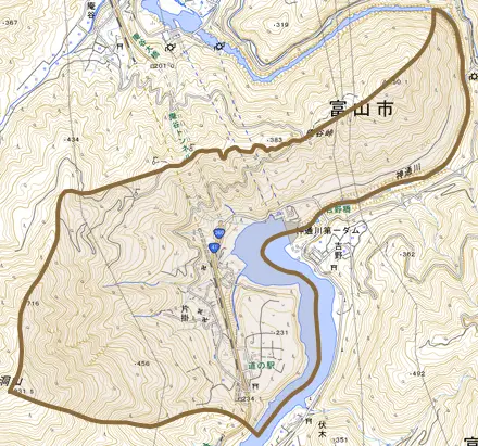 片掛とその周辺の地図。町の範囲を重ねている