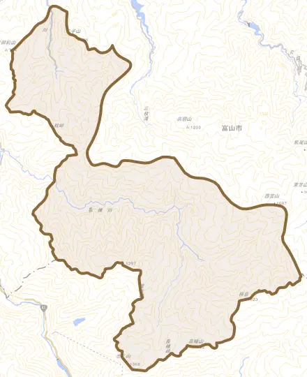 小坂とその周辺の地図。町の範囲を重ねている