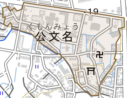 公文名とその周辺の地図。町の範囲を重ねている