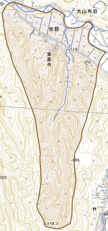 牧野とその周辺の地図。町の範囲を重ねている