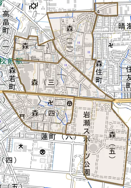 森とその周辺の地図。町の範囲を重ねている