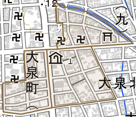 大泉町とその周辺の地図。町の範囲を重ねている
