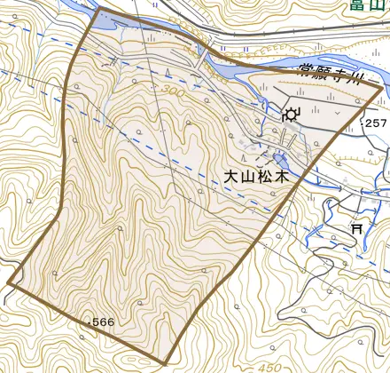 大山松木とその周辺の地図。町の範囲を重ねている