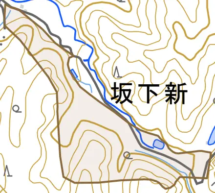 坂下新とその周辺の地図。町の範囲を重ねている