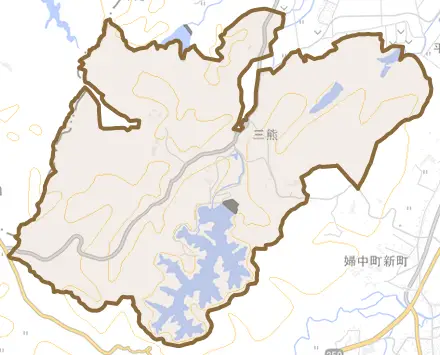 三熊とその周辺の地図。町の範囲を重ねている