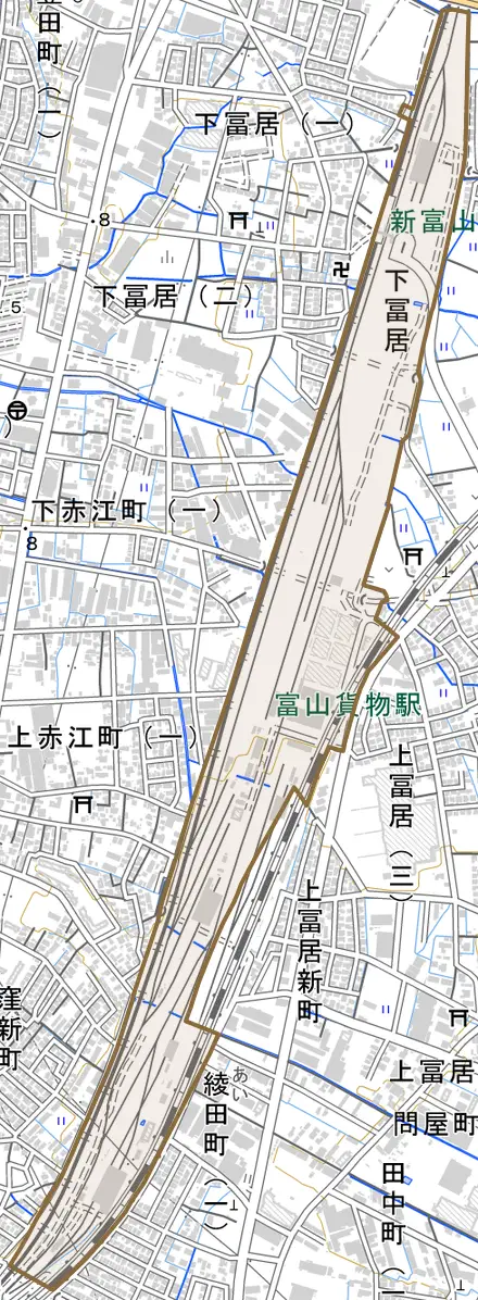 新冨居とその周辺の地図。町の範囲を重ねている