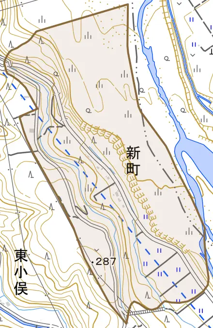 新町とその周辺の地図。町の範囲を重ねている