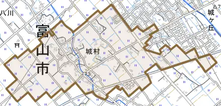 城村とその周辺の地図。町の範囲を重ねている