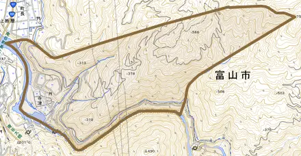 寺津とその周辺の地図。町の範囲を重ねている