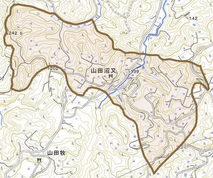 山田沼又とその周辺の地図。町の範囲を重ねている