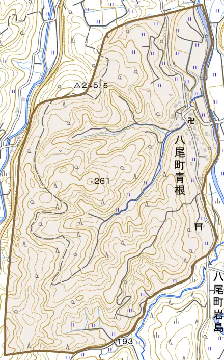 八尾町青根とその周辺の地図。町の範囲を重ねている
