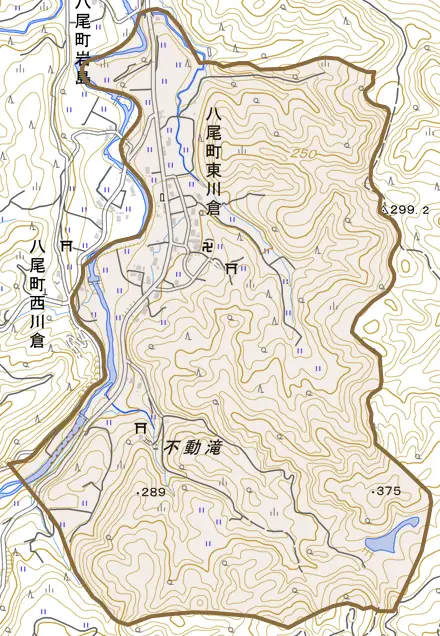 八尾町東川倉とその周辺の地図。町の範囲を重ねている