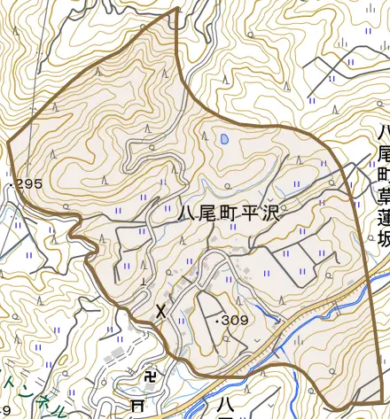 八尾町平沢とその周辺の地図。町の範囲を重ねている