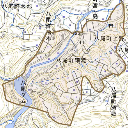 八尾町細滝とその周辺の地図。町の範囲を重ねている