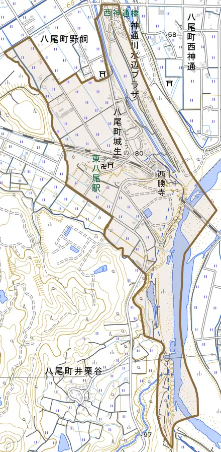 八尾町城生とその周辺の地図。町の範囲を重ねている