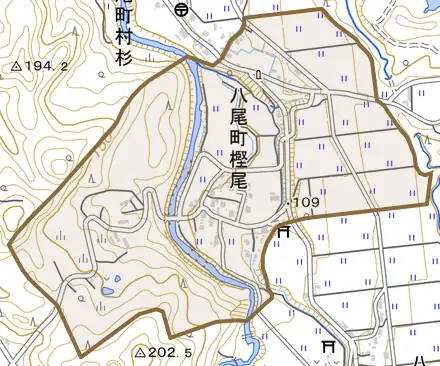 八尾町樫尾とその周辺の地図。町の範囲を重ねている
