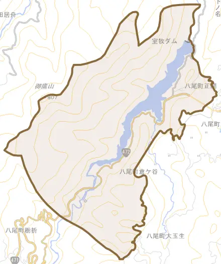 八尾町正間とその周辺の地図。町の範囲を重ねている