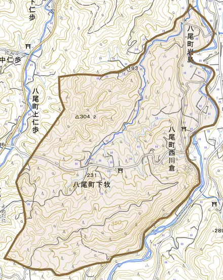 八尾町西川倉とその周辺の地図。町の範囲を重ねている