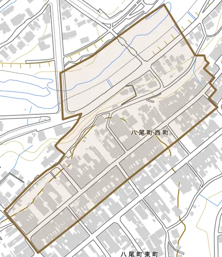 八尾町西町とその周辺の地図。町の範囲を重ねている