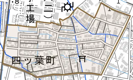 四ツ葉町とその周辺の地図。町の範囲を重ねている