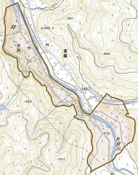 平沢とその周辺の地図。町の範囲を重ねている