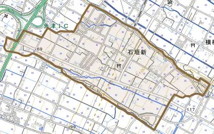 石垣新とその周辺の地図。町の範囲を重ねている