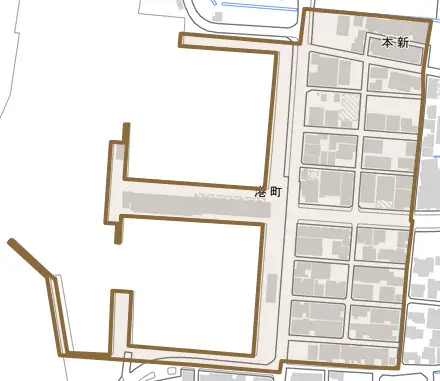 港町とその周辺の地図。町の範囲を重ねている