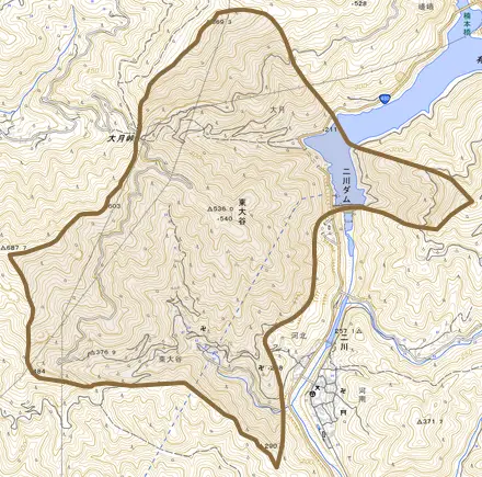 大字東大谷とその周辺の地図。町の範囲を重ねている