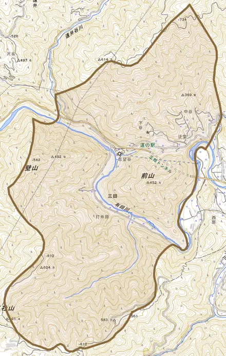 大字三田とその周辺の地図。町の範囲を重ねている