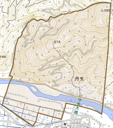 大字丹生とその周辺の地図。町の範囲を重ねている
