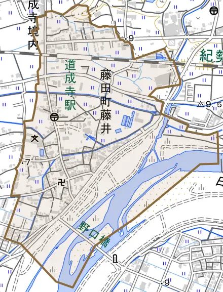 藤田町藤井とその周辺の地図。町の範囲を重ねている