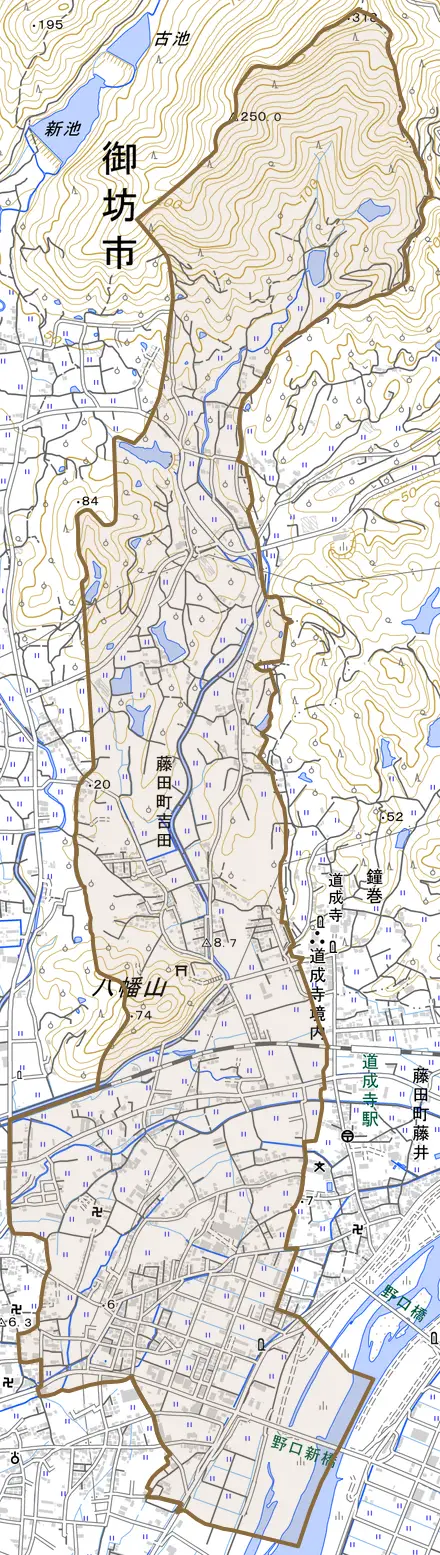 藤田町吉田とその周辺の地図。町の範囲を重ねている