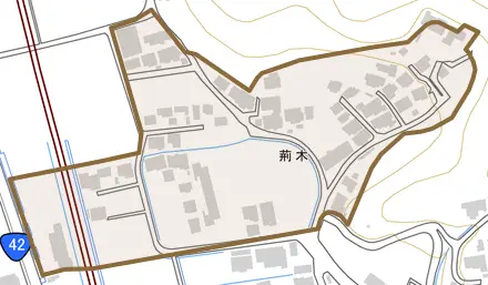 荊木とその周辺の地図。町の範囲を重ねている