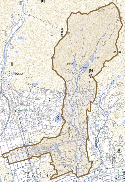 湯川町富安とその周辺の地図。町の範囲を重ねている