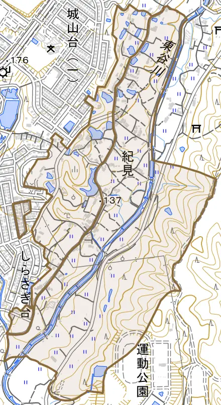紀見とその周辺の地図。町の範囲を重ねている