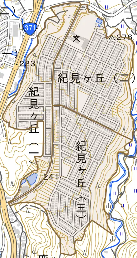 紀見ケ丘とその周辺の地図。町の範囲を重ねている