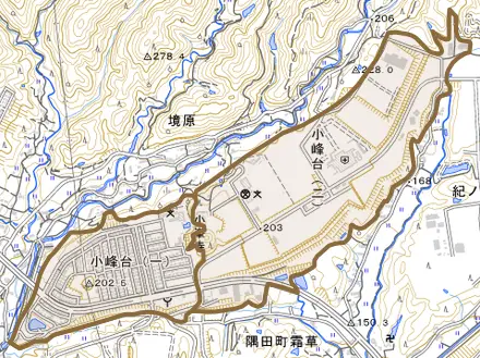 小峰台とその周辺の地図。町の範囲を重ねている