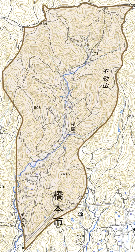 杉尾とその周辺の地図。町の範囲を重ねている