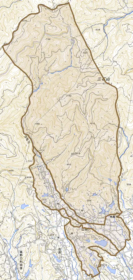 山田とその周辺の地図。町の範囲を重ねている